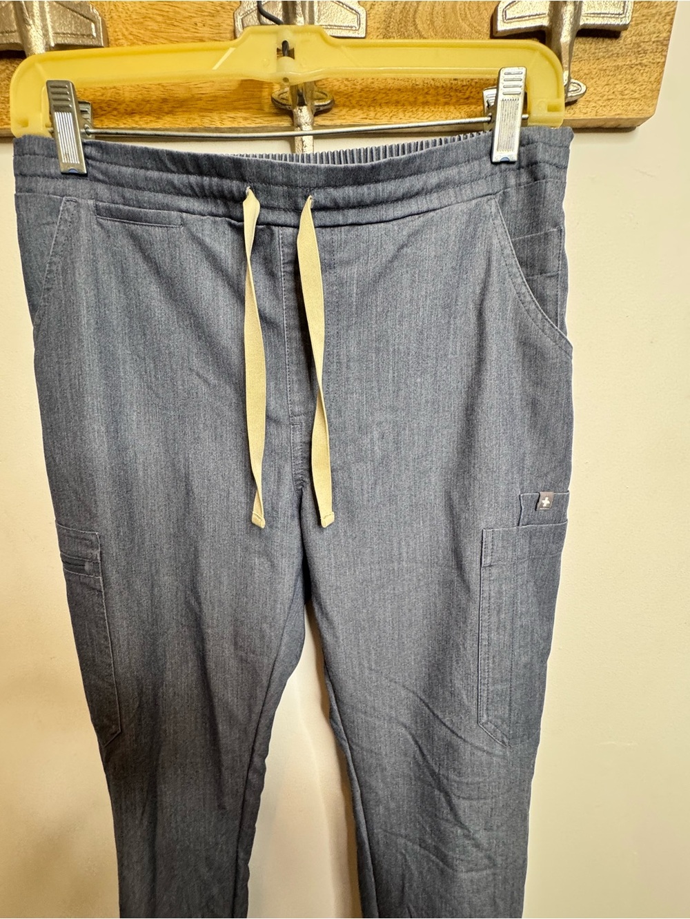 Figs Technical Collection Light Denim color Scrub Set- small - Picture 3 of 13